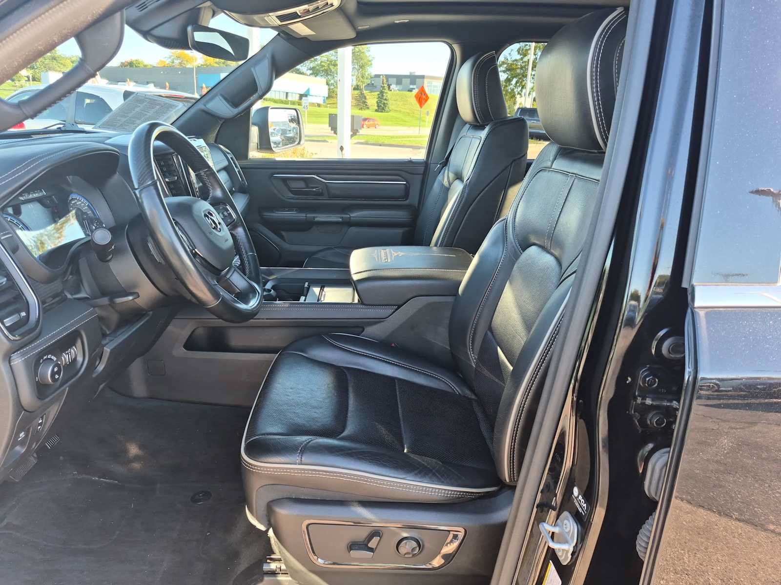 Used 2022 RAM 1500 Limited w/ Body Color Bumper Group AWD/4WD image 15