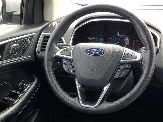Used 2019 Ford Edge Titanium w/ Cold Weather Package AWD/4WD image 28