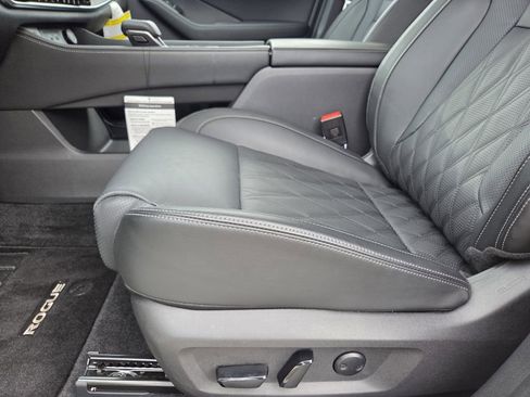 Certified 2025 Nissan Rogue Platinum w/ Tech Package image 13