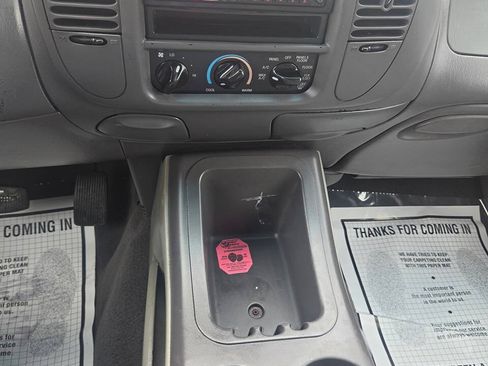 Used 2000 Ford Expedition XLT RWD image 7
