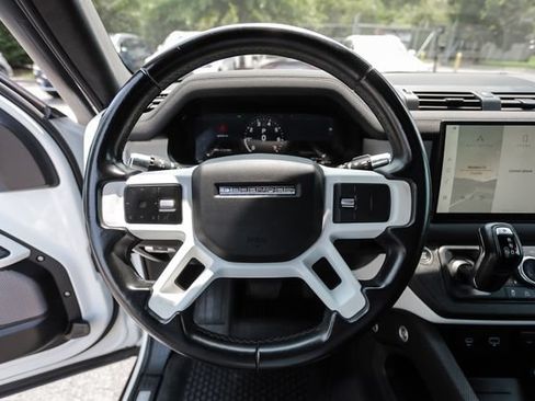 Used 2022 Land Rover Defender 110 X-Dynamic SE AWD/4WD image 30