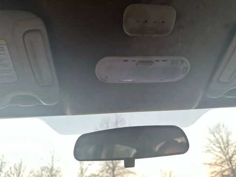 Used 2019 Nissan Versa SV image 38