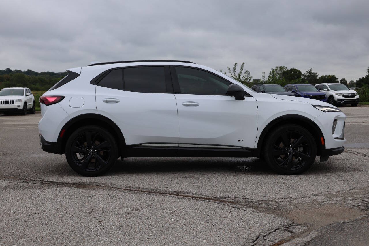 Used 2025 Buick Envision Sport Touring AWD/4WD image 7
