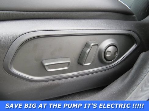 Used 2025 Jeep Wagoneer S Limited AWD/4WD image 16