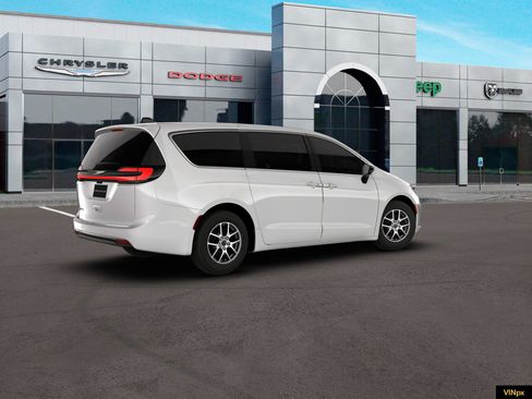 New 2026 Chrysler Pacifica Select image 8