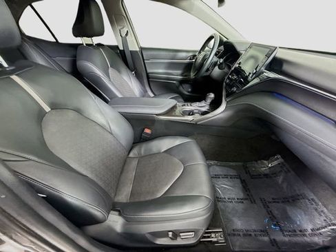 Certified 2022 Toyota Camry XSE FWD image 29