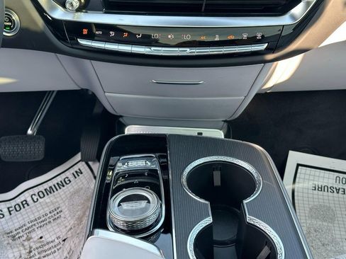 New 2025 Cadillac Lyriq Sport image 9