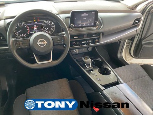 Used 2023 Nissan Rogue SV FWD image 12