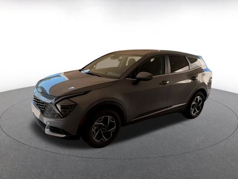 Used 2025 Kia Sportage LX image 8