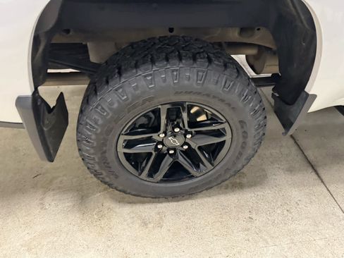 Certified 2021 Chevrolet Silverado 1500 LT Trail Boss w/ Convenience Package II image 8