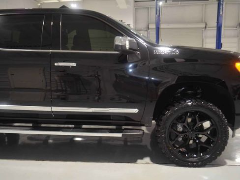 Used 2024 Chevrolet Silverado 1500 High Country AWD/4WD image 7
