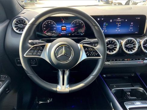 Used 2025 Mercedes-Benz GLA 250 4MATIC image 4