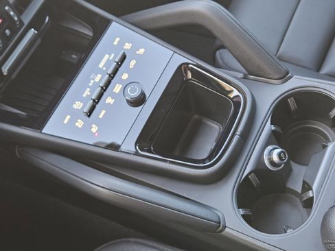 Certified 2025 Porsche Cayenne image 20