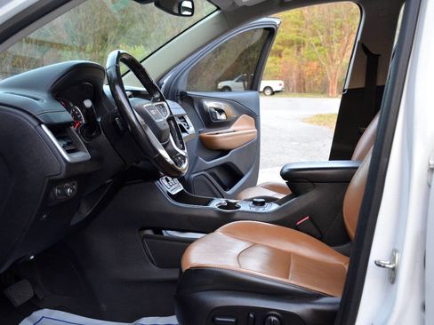 Used 2019 GMC Terrain SLT w/ Preferred Package image 16