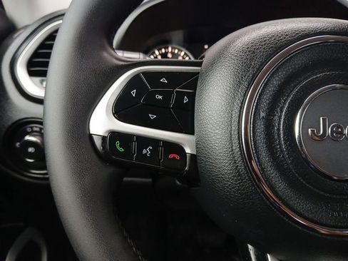 Used 2018 Jeep Renegade Latitude w/ Popular Equipment Group FWD image 11