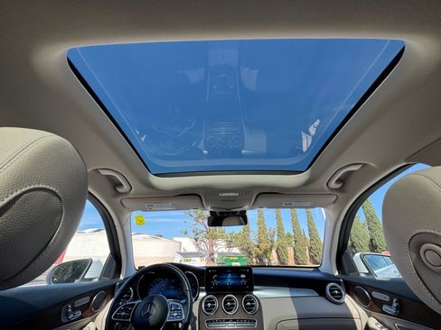 Used 2022 Mercedes-Benz GLC 300 4MATIC image 16