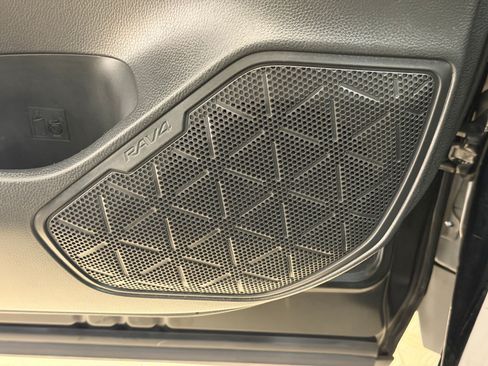 Used 2021 Toyota RAV4 XLE Premium FWD image 26