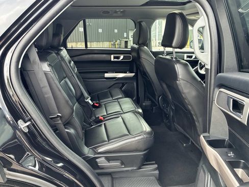Used 2023 Ford Explorer XLT w/ Equipment Group 202A AWD/4WD image 10