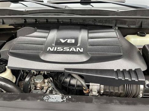 Used 2018 Nissan Titan SV w/ SV Convenience Package image 42