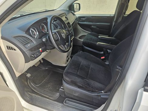 Used 2013 Dodge Grand Caravan SE FWD image 9