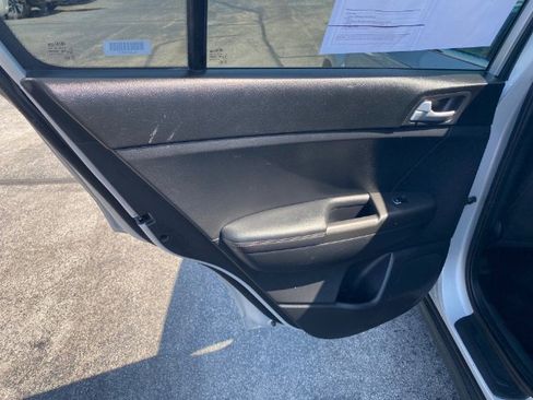 Used 2019 Kia Sportage LX image 13