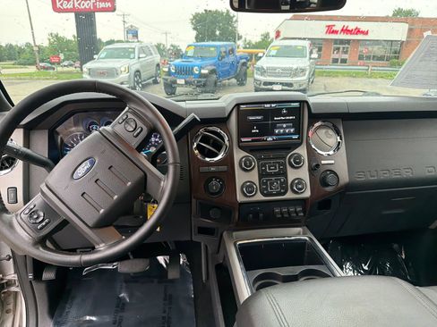 Used 2014 Ford F250 Lariat w/ Lariat Ultimate Package AWD/4WD image 13