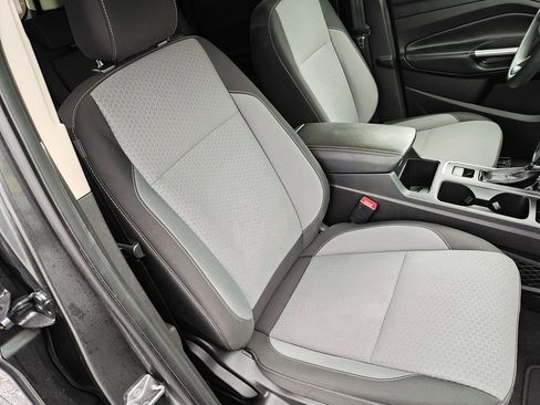 Used 2019 Ford Escape SE image 28