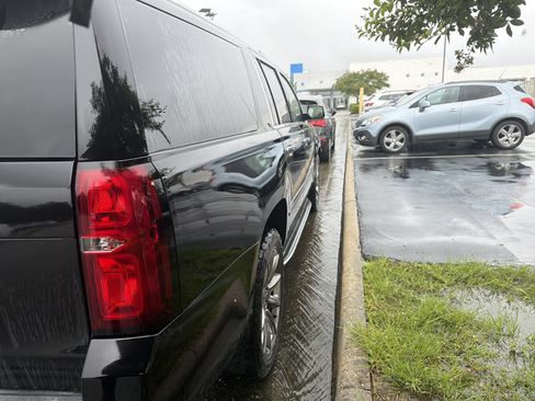 Used 2016 Chevrolet Suburban LTZ AWD/4WD image 10