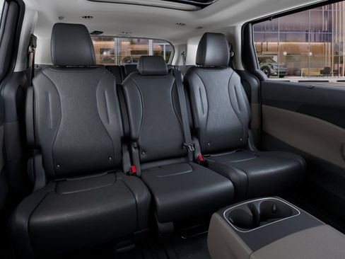 New 2026 Kia Carnival SX image 16