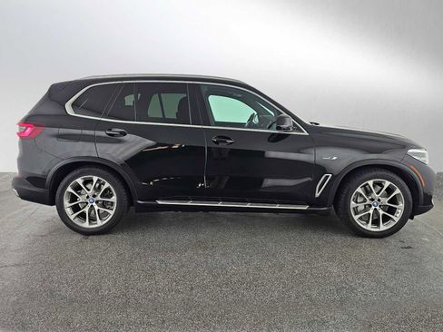Used 2022 BMW X5 xDrive45e w/ Climate Comfort Package image 2