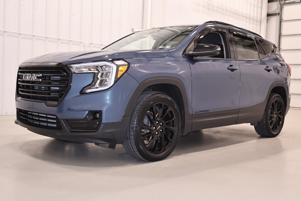 Used 2024 GMC Terrain SLT w/ Elevation Edition AWD/4WD image 5