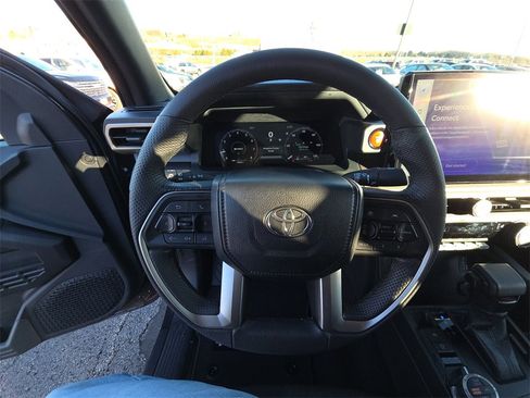 Used 2024 Toyota Tacoma TRD Sport image 18