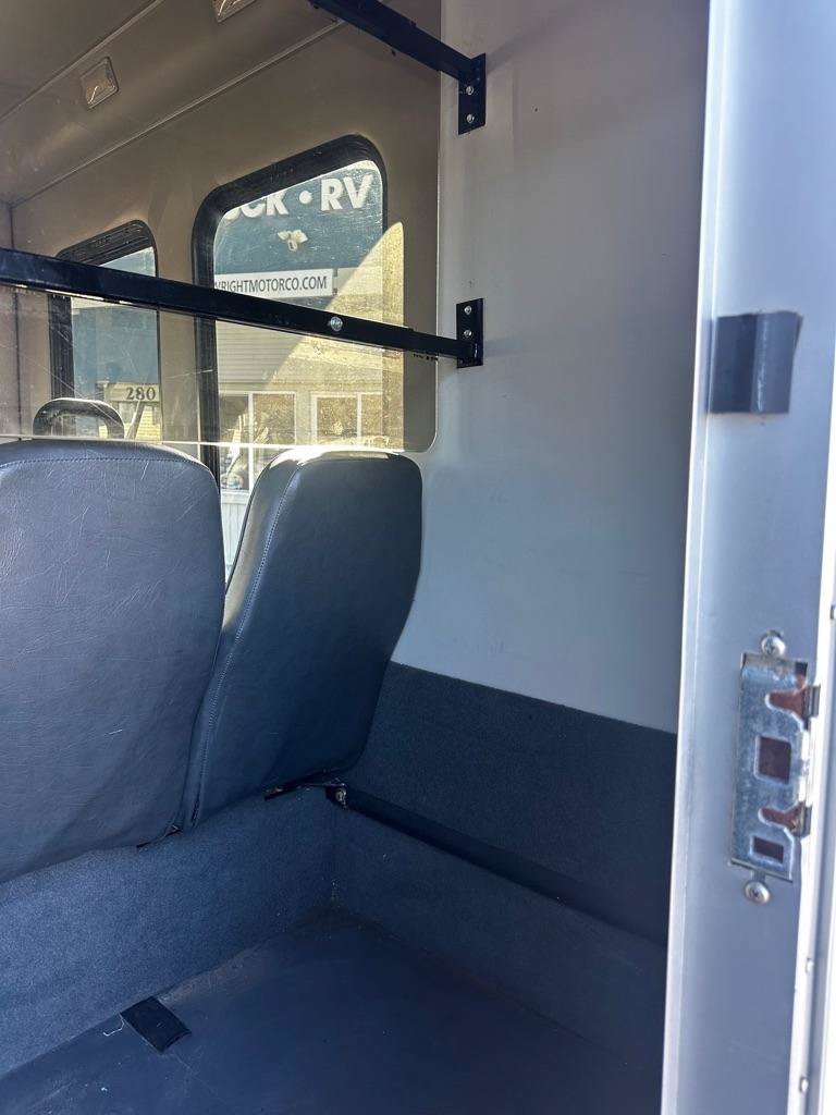 Used 2015 Ford E-350 and Econoline 350 Super Duty RWD image 15