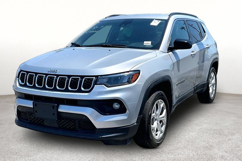 Used 2024 Jeep Compass Latitude AWD/4WD image 13