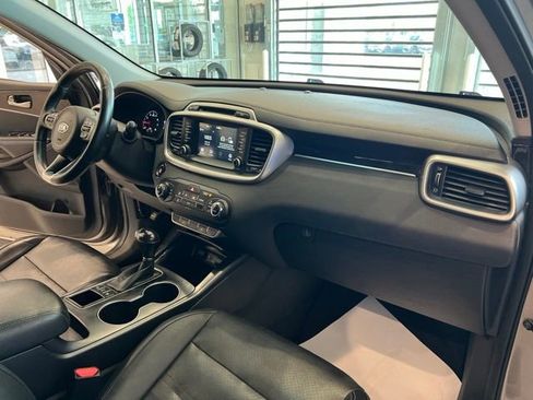 Used 2017 Kia Sorento AWD w/ LX Convenience Package image 17