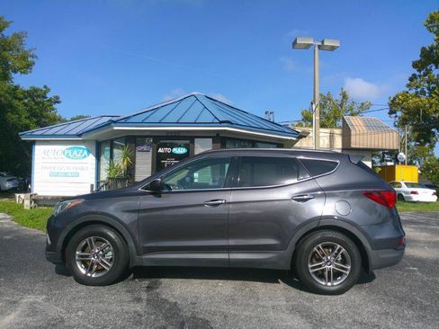 Used 2017 Hyundai Santa Fe Sport w/ 2.4L Tech Package 04 FWD image 10