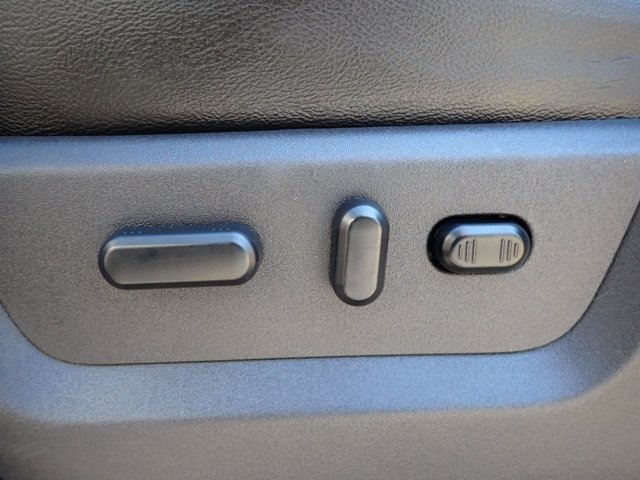 Used 2015 Ford F250 Lariat w/ Lariat Ultimate Package AWD/4WD image 11