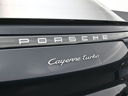 Certified 2022 Porsche Cayenne Turbo AWD/4WD image 14