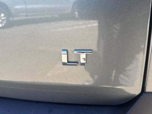 Used 2023 Chevrolet Traverse LT w/ Rear Camera Mirror Package AWD/4WD image 46