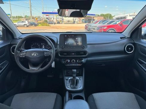 Used 2023 Hyundai Kona SE FWD image 7
