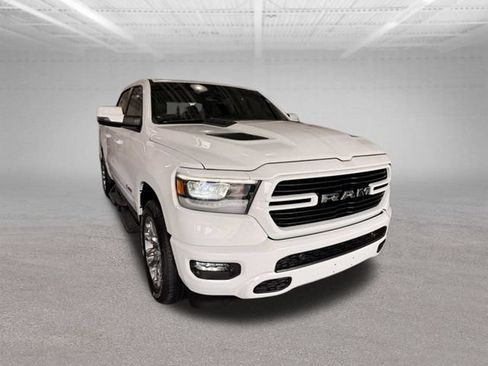 Used 2023 RAM 1500 Laramie AWD/4WD image 3