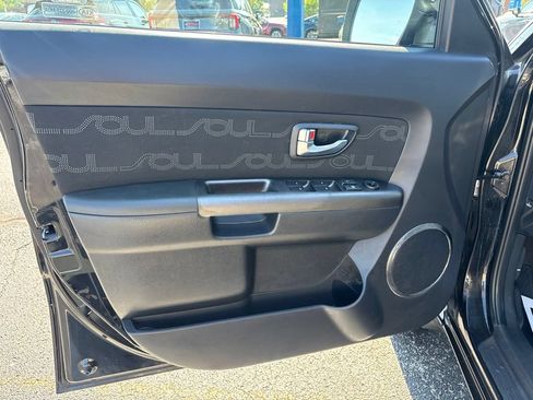Used 2012 Kia Soul + FWD image 18