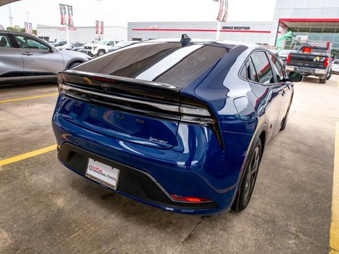 New 2026 Toyota Prius Plug-In Hybrid FWD image 7