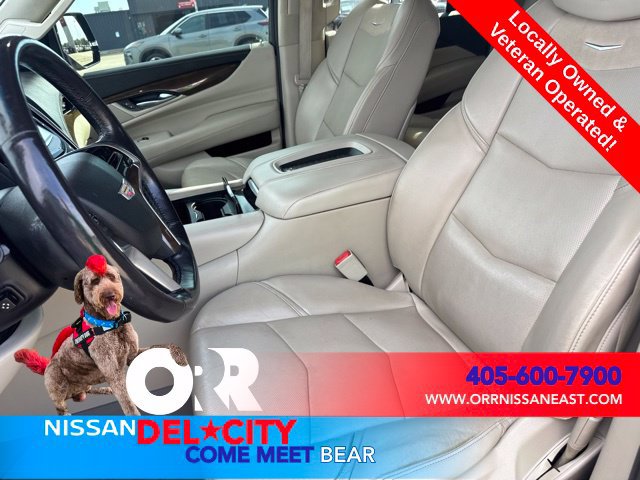 Used 2019 Cadillac Escalade Premium Luxury AWD/4WD image 17