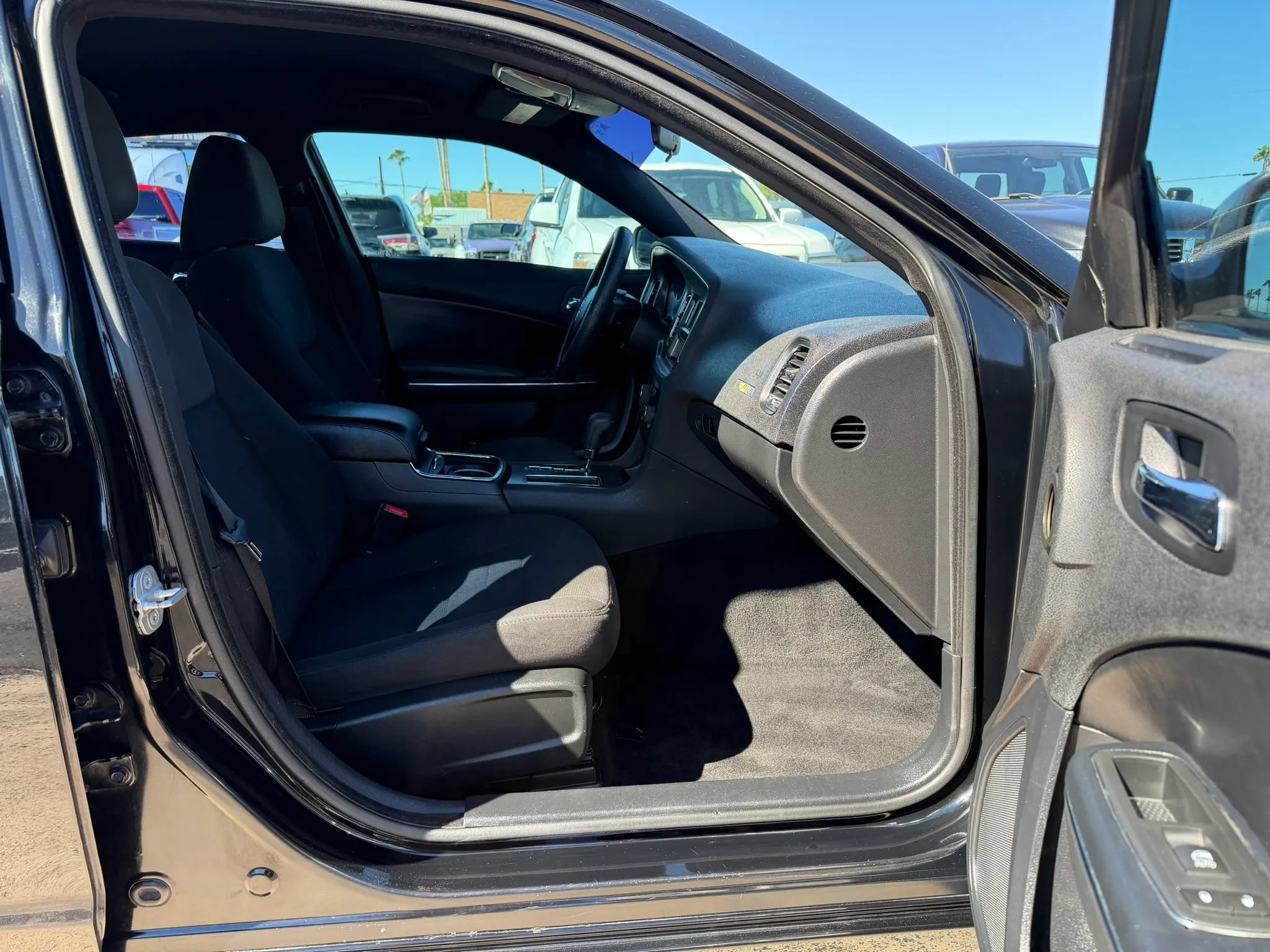Used 2013 Dodge Charger SE RWD image 29