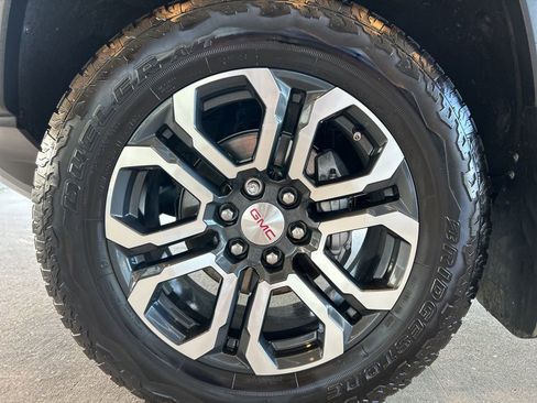 Used 2023 GMC Canyon AT4 w/ AT4 Premium Package image 26