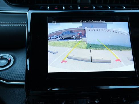 New 2025 Jeep Grand Cherokee Laredo w/ Luxury Tech Group I AWD/4WD image 21