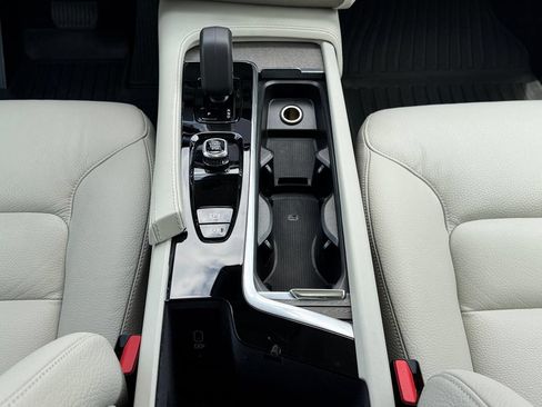 Certified 2023 Volvo XC90 B6 Plus w/ Protection Package AWD/4WD image 15