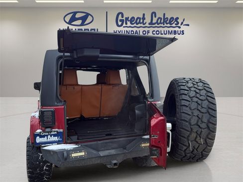 Used 2012 Jeep Wrangler Unlimited Sahara image 10