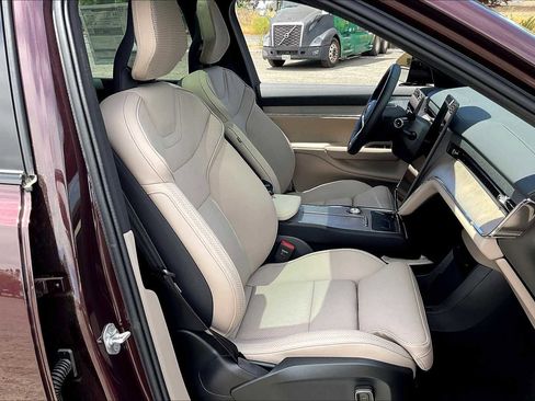 New 2025 Volvo EX90 Ultra image 32